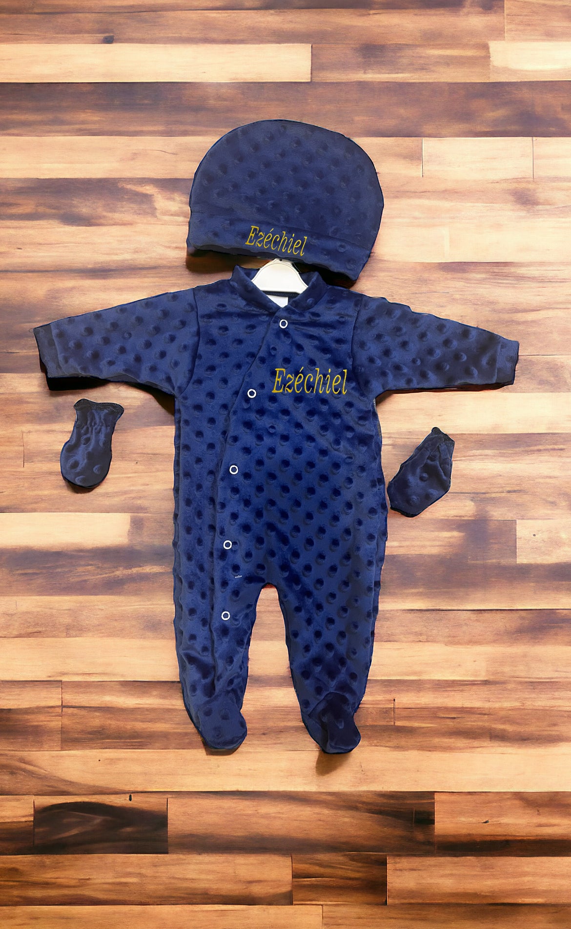 pyjama bleu roi personnalisé en broderie théme naissance