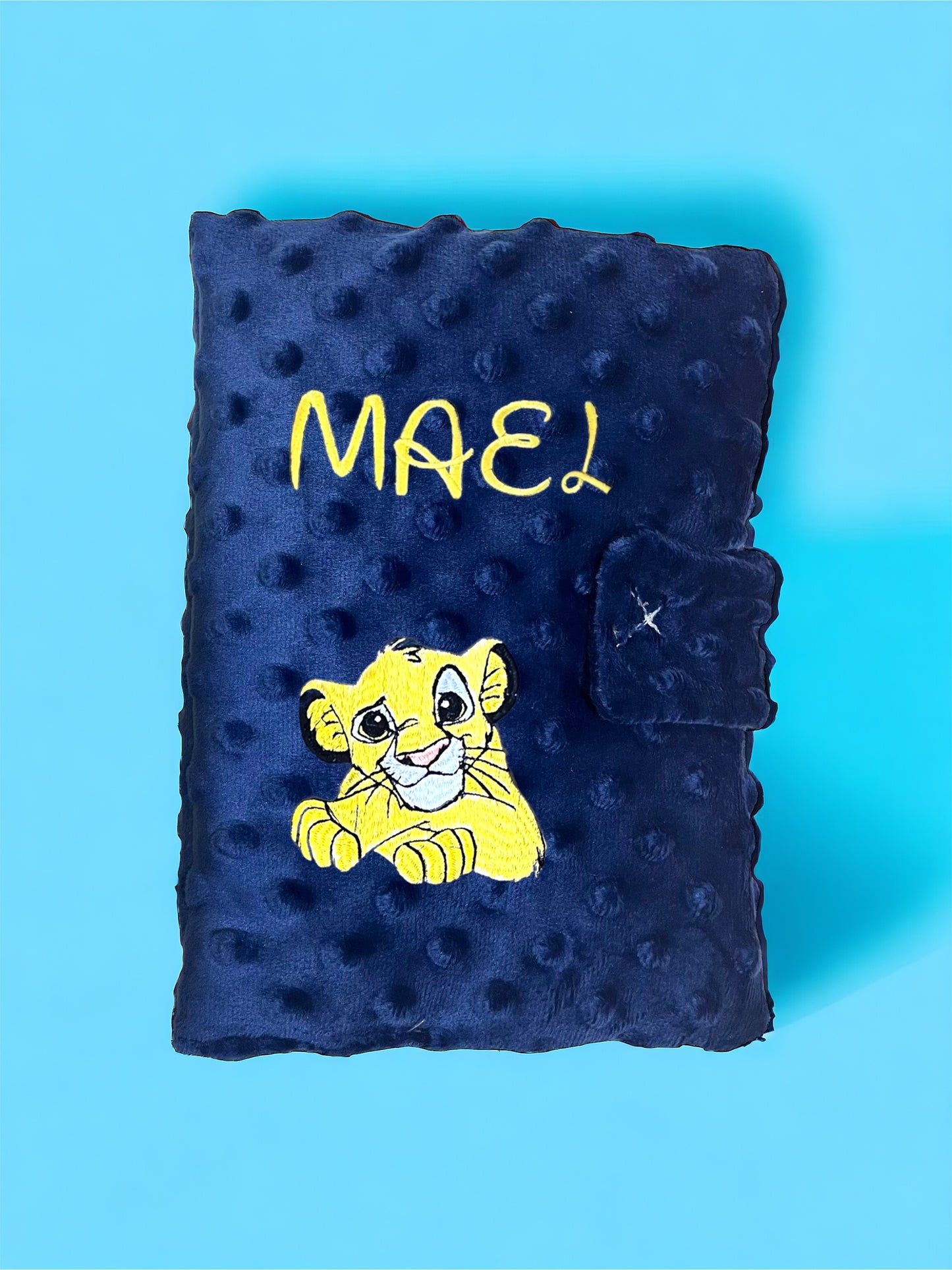 Protege carnet de santé personnalisé en minky bleu marin simba