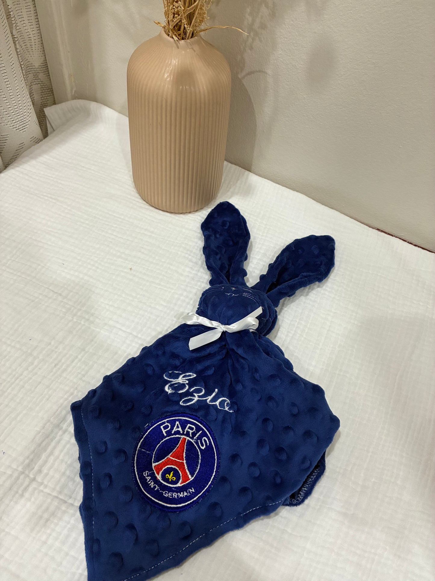 Doudou personnalisé en minky - Douceur  tendresse pour bébé