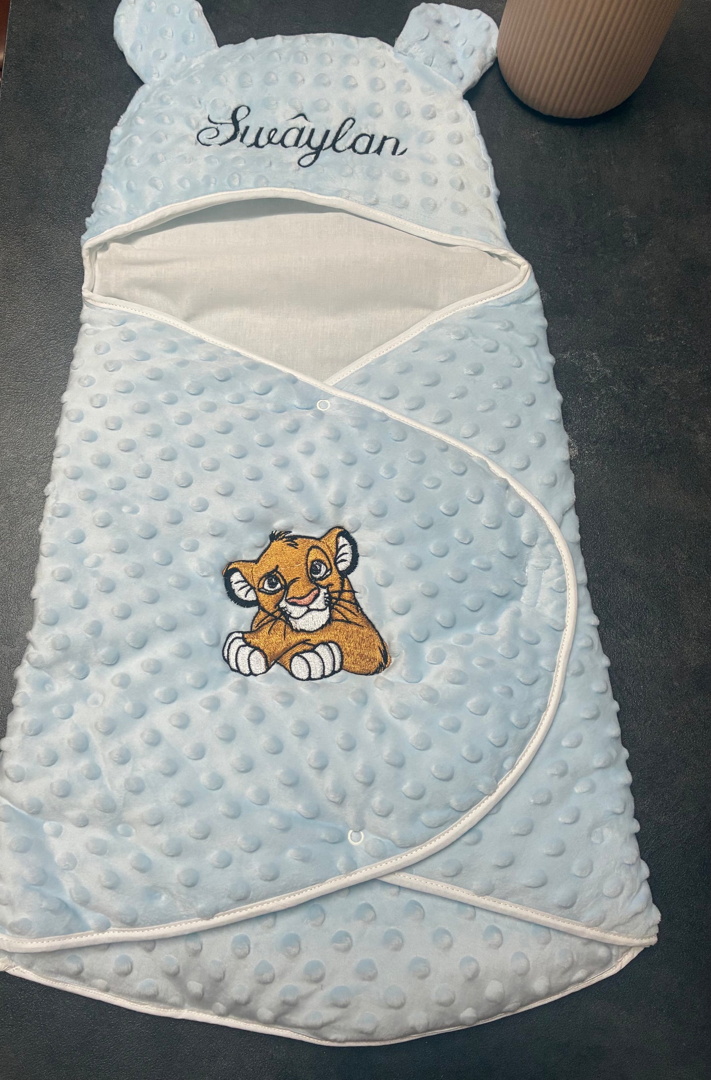 Nid d’ange  personnalisé  bébé 0-9 mois naissance brodé