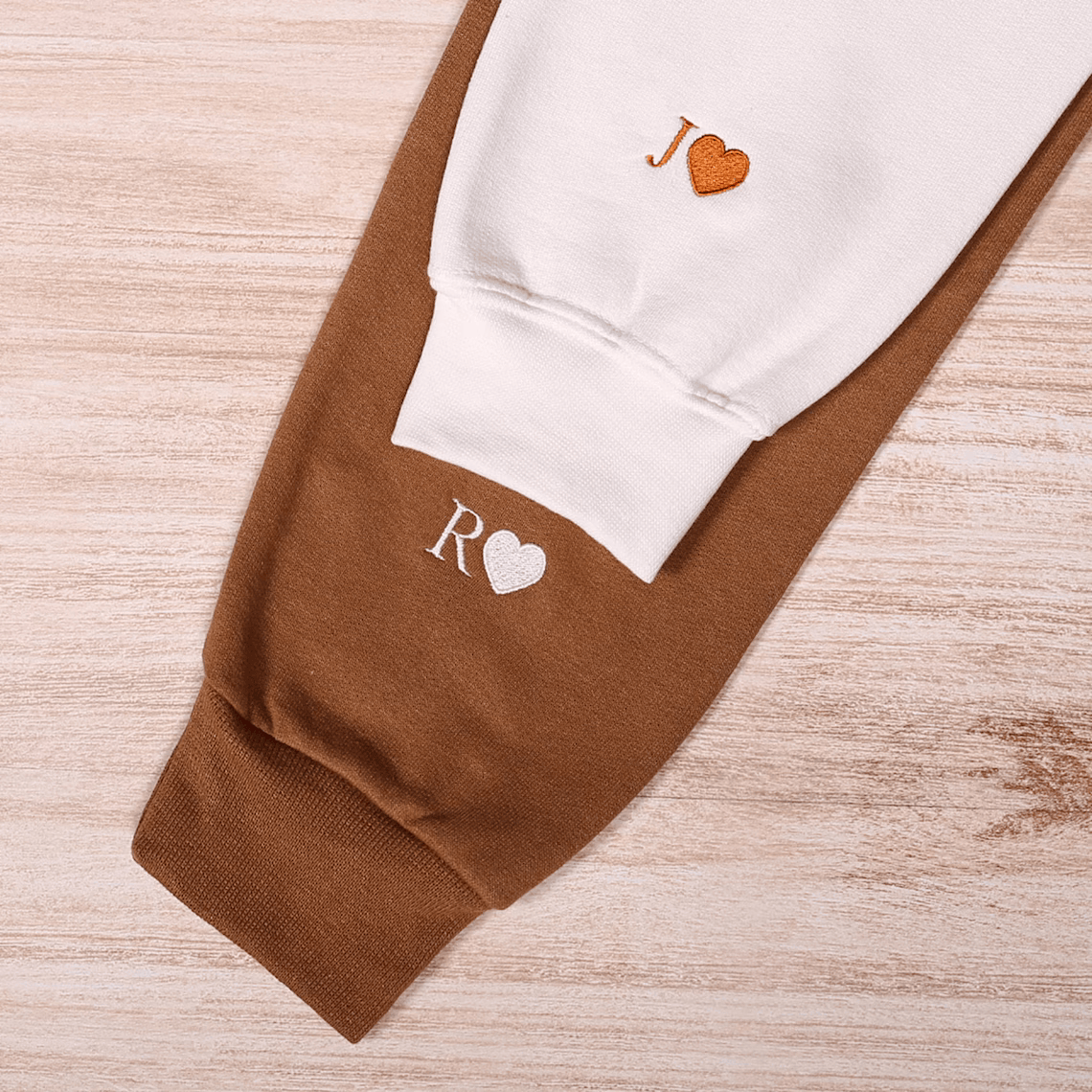 Sweat à capuche brodé coeur initial personnalisé, sweat-shirt brodé pour couples assorti personnalisé, cadeau de la Saint-Valentin, cadeaux d'anniversaire
